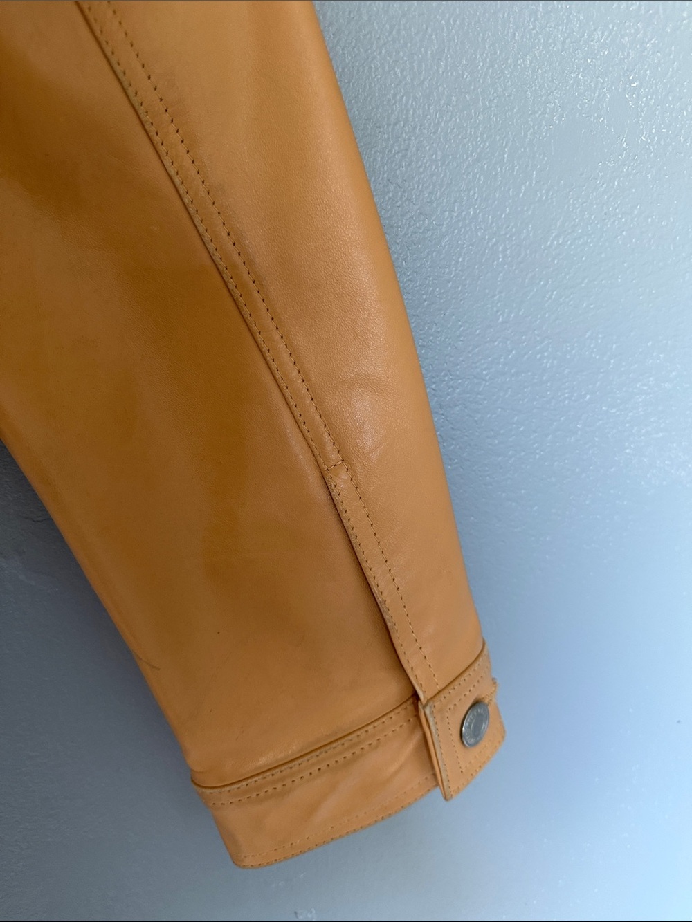 Vintage Y2K 90’s Old Navy Women’s Camel Tan Leather Trucker Jacket Size Small - Picture 9 of 14